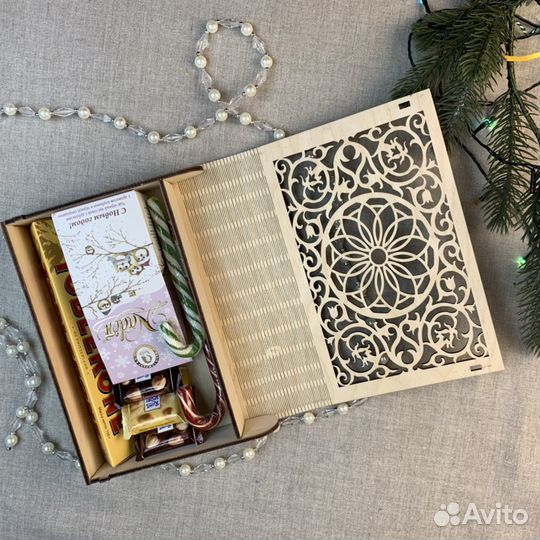 Деревянная шкатулка книжка резная