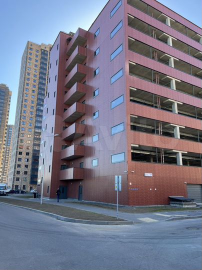 Машиноместо, 14 м²