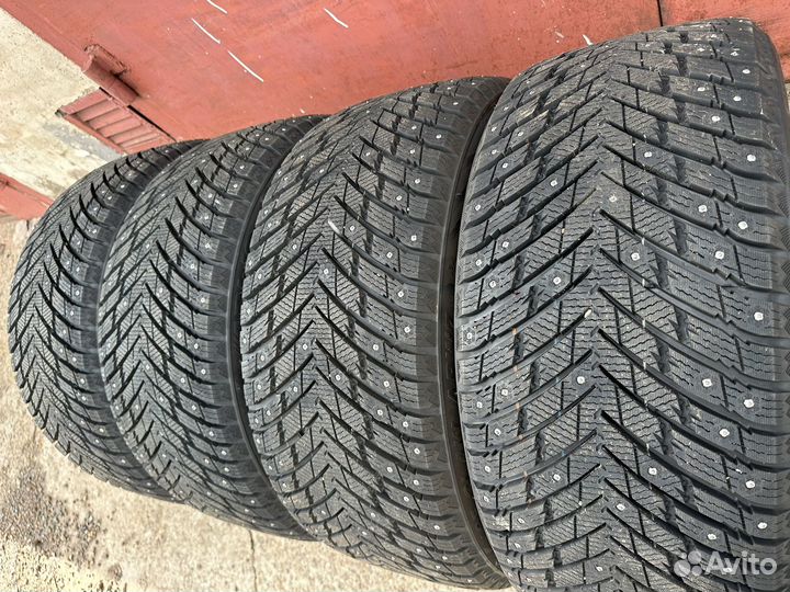 Arivo Ice Claw ARW7 275/40 R21