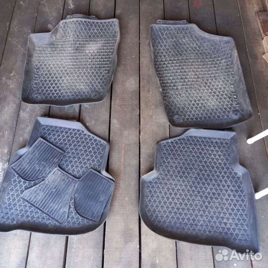 Автомобильные коврики резиновые бу
