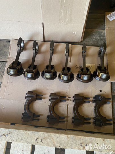 Поршни с шатунами в сборе