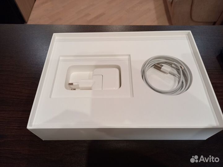 Планшет iPad 6th generation WI-FI + Cellular 32 гб