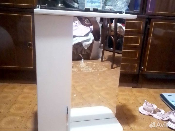 Полочка для ванной с зеркалом