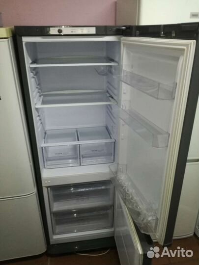 Двухкамерный Холодильник Бирюса