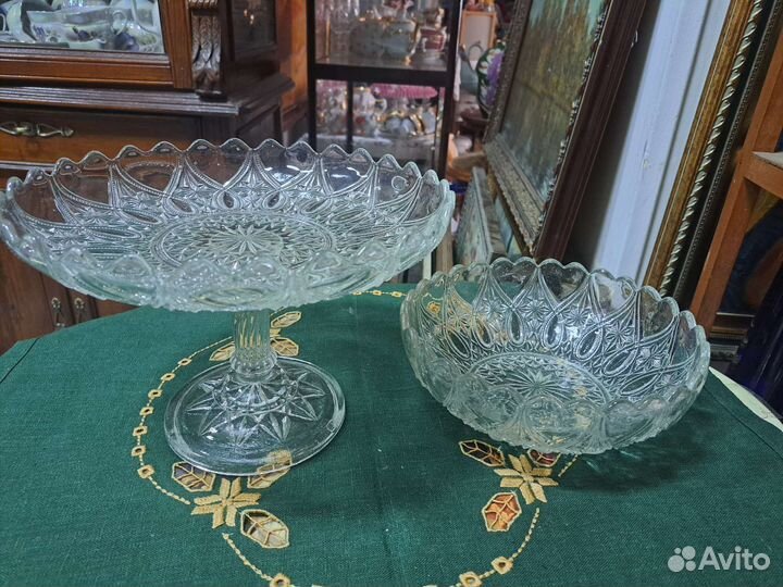 Старинное стекло. Вазы