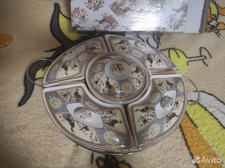 Крутящаяся конфетница,менажница