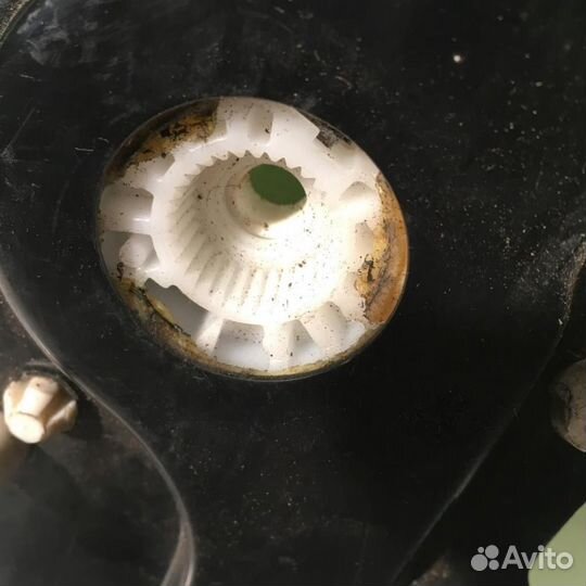 Стеклоподъемник электр. задний правый Мерседес Б