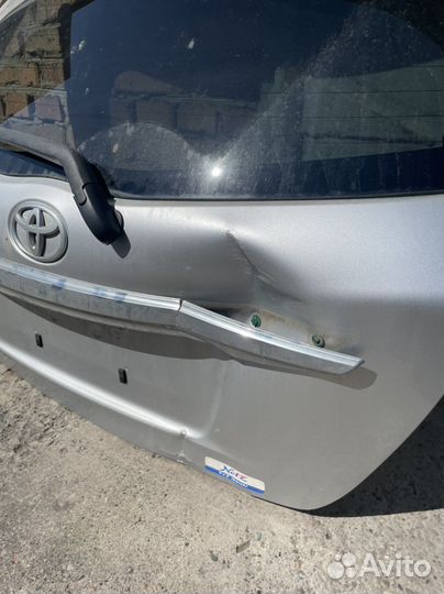 Задняя дверь toyota vitz