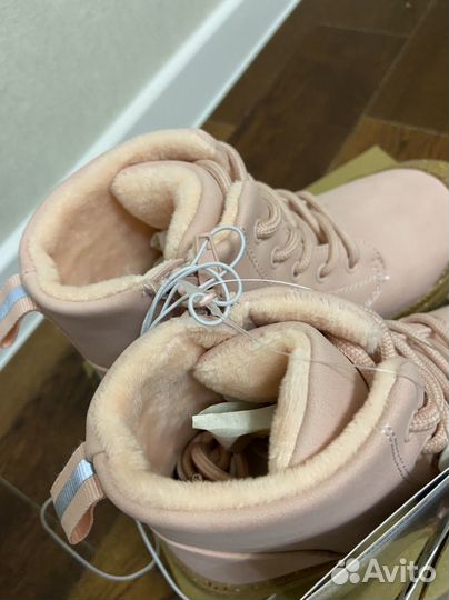 Ботинки для девочки новые