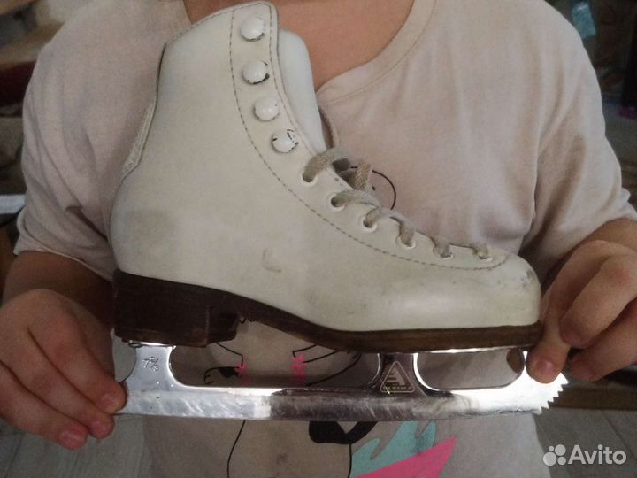 Фигурные коньки wifa 28