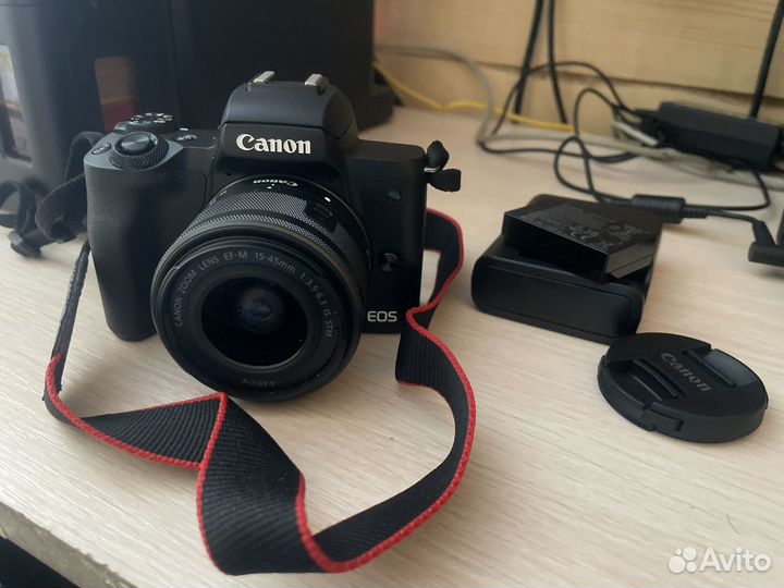 Беззеркальный фотоаппарат Canon EOS M50