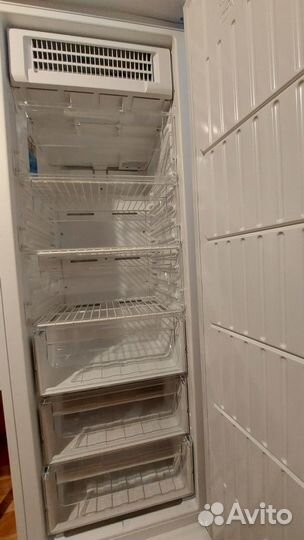 Морозильный шкаф