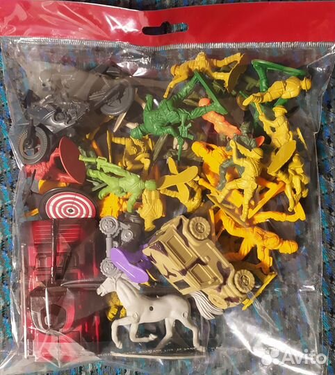 Игрушки- солдатики пакетом