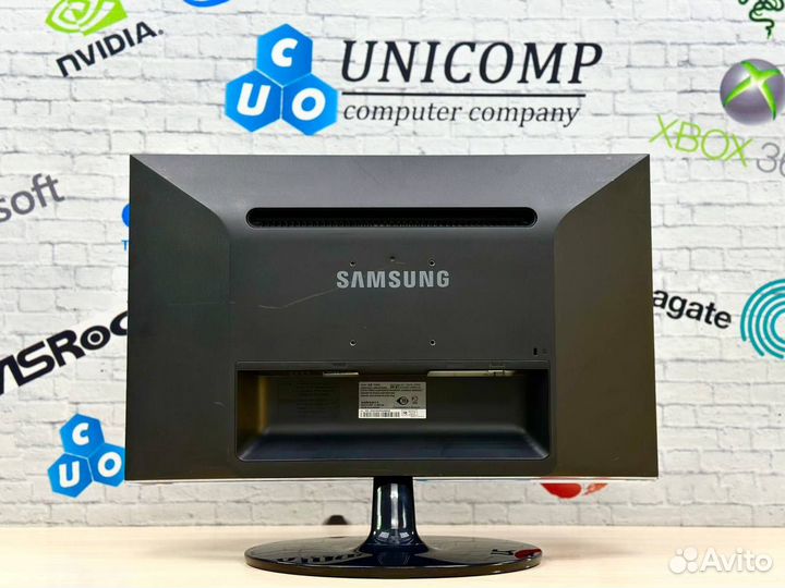 Монитор 22 Дюйма Samsung P2250 Full HD DVI Матовый