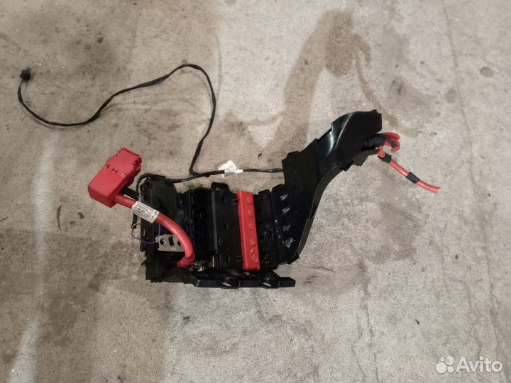 Блок предохранителей на бмв 5 G30/31 2019r