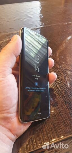 Телефон Samsung Galaxy S7 edge