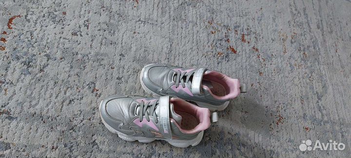 Кроссовки для девочки