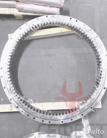 Поворотный круг Hyundai R220NLC-9A 81Q6-00020