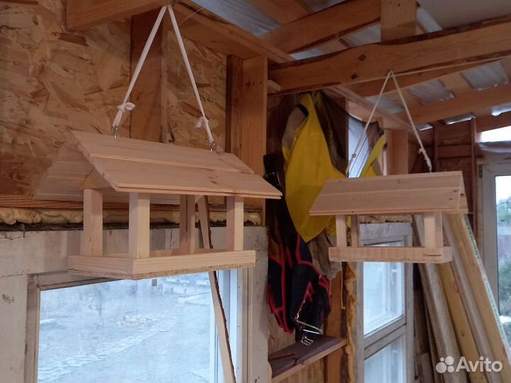 Кормушка для птиц из дерева