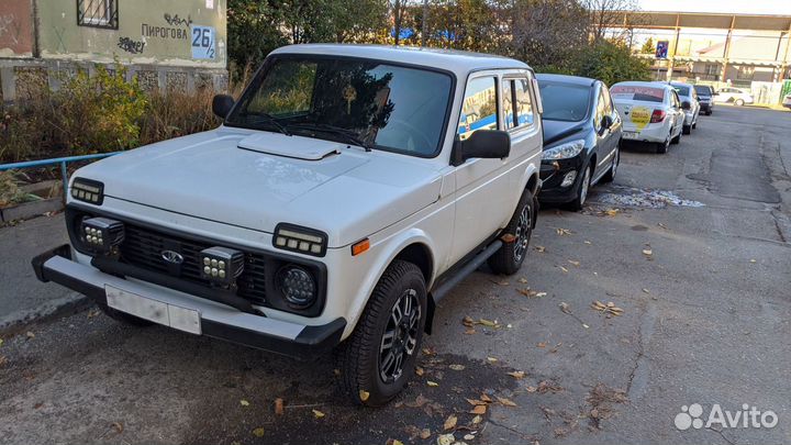 Воздухозаборник Нива Аэро-Эффект белые