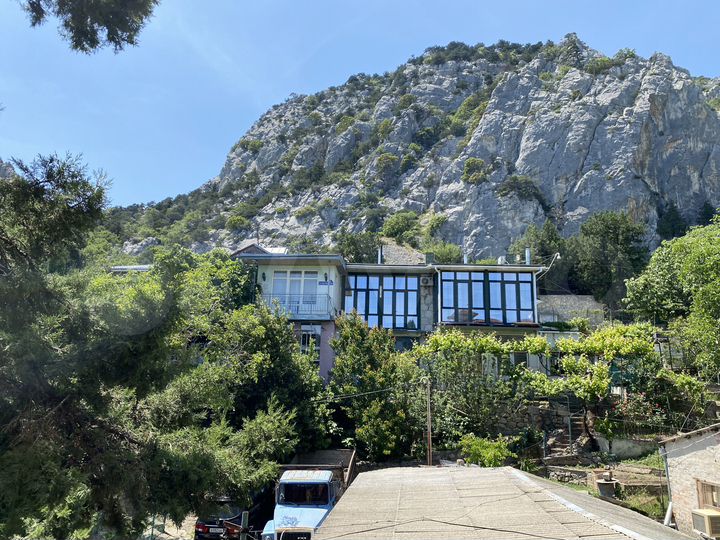 Комната 30 м², 2/2 эт.