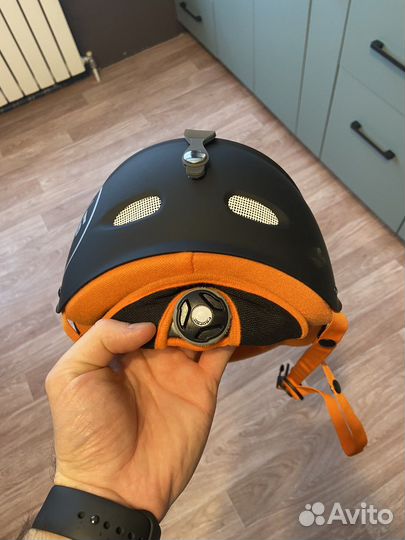 Горнолыжный шлем