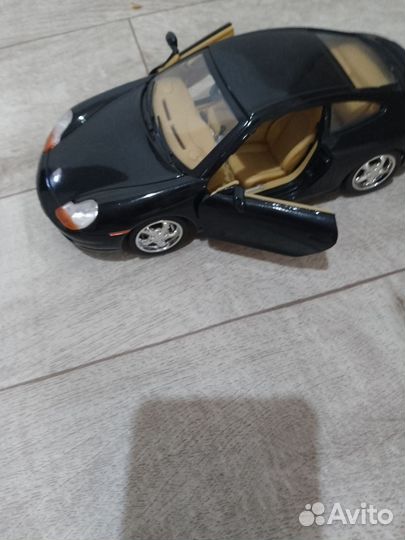 Кукла фарфоровая