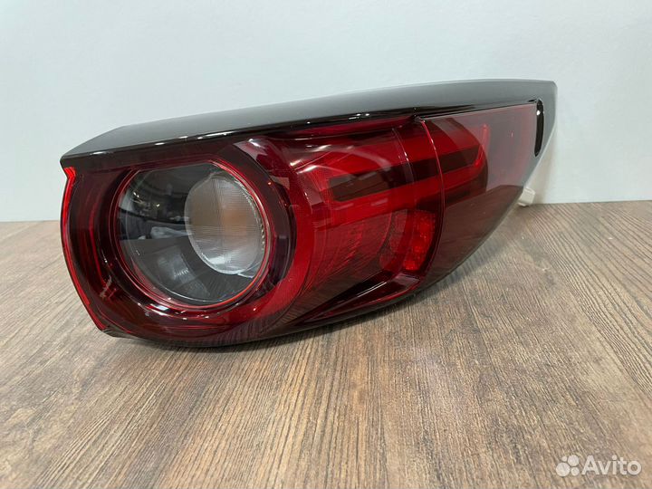 Фонарь задний правый наружный Mazda CX5 2 2017 LED