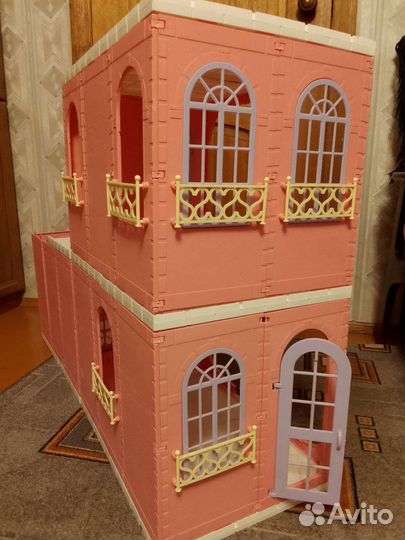 Большой кукольный домик
