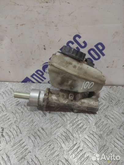 Главный тормозной цилиндр Ford Mondeo 3 седан 1.8