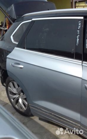 Дверь задняя справа VW touareg 3 краска: LZ7G