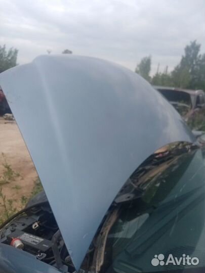 Капот Chrysler Voyager 3