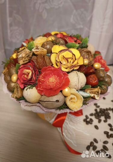 Съедобный букет из сухофруктов