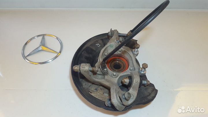 Кулак задний правый в сборе Mercedes