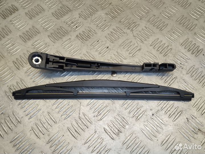 Задний дворник Mitsubishi Pajero 4