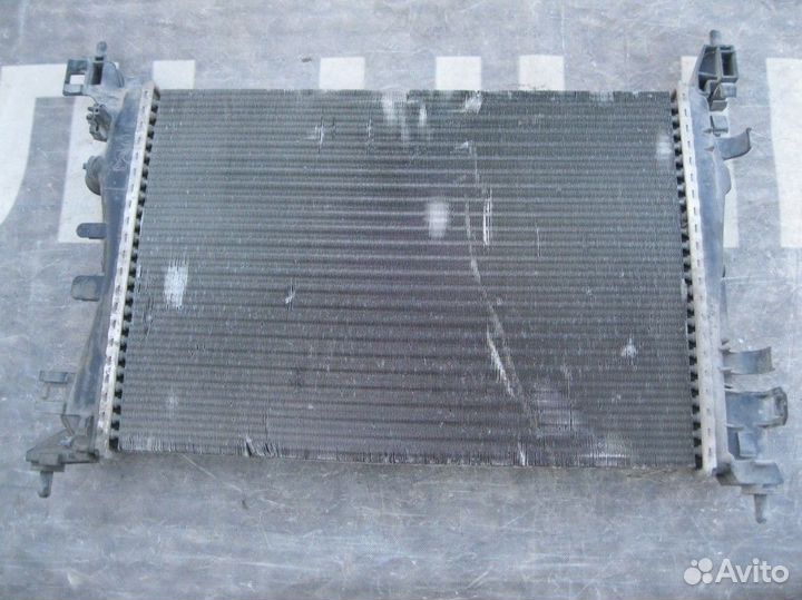 Opel Corsa D Радиатор охлаждения