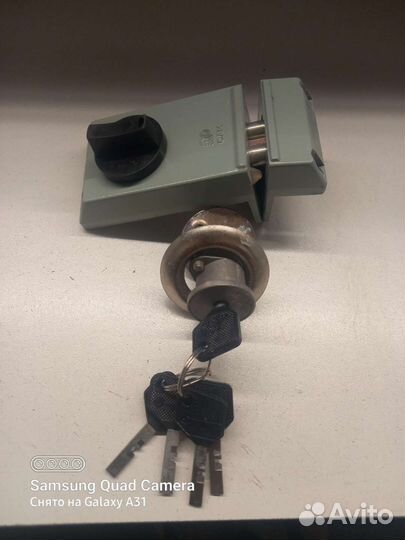 Окно и дверь на балкон