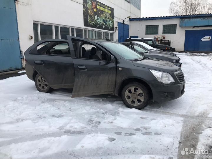 Чехлы на сиденья Равон Р4 из Экокожи Автопилот
