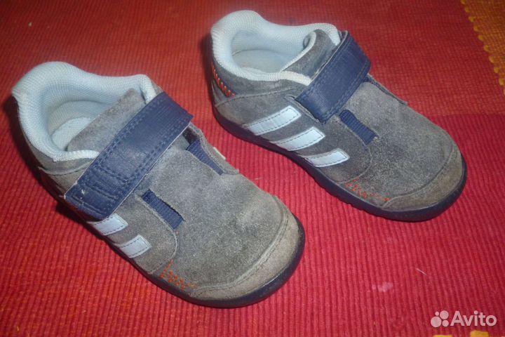 Кроссовки adidas 21