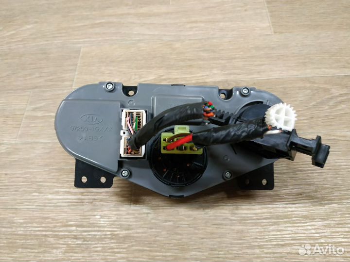 Блок управления отопителем Kia Rio 2 (2005-2011)