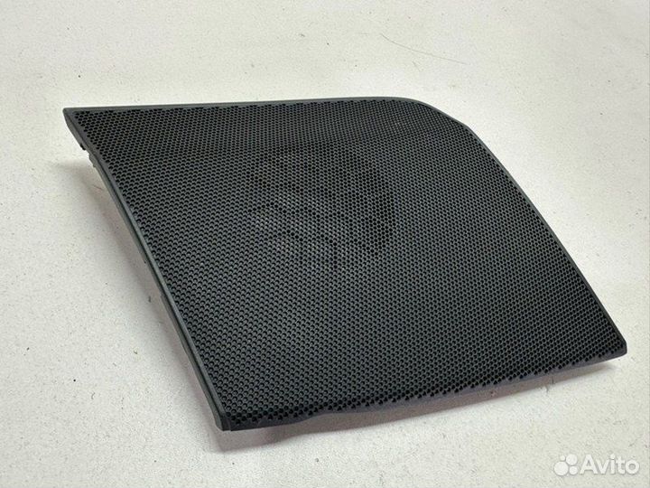 Сетка динамиков панели передняя правая Toyota