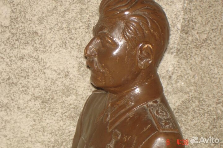 Сталин. Бюст