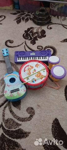 Игрушки:музыкальные инструменты
