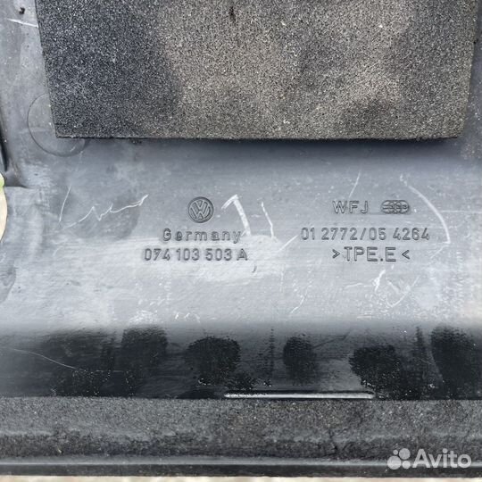 Накладка клапанной крышки Фольксваген Т4 2,5