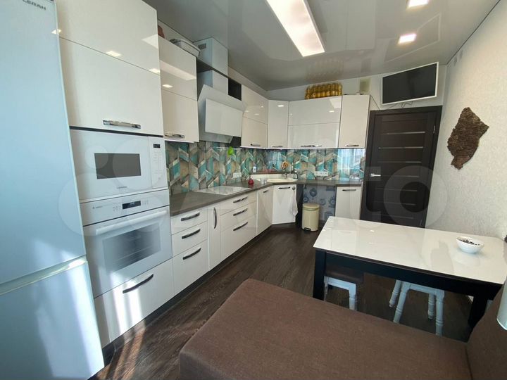 2-к. квартира, 70,2 м², 9/11 эт.