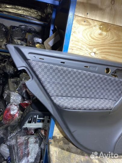 Обшивка задней левой двери Mercedes W203 79056