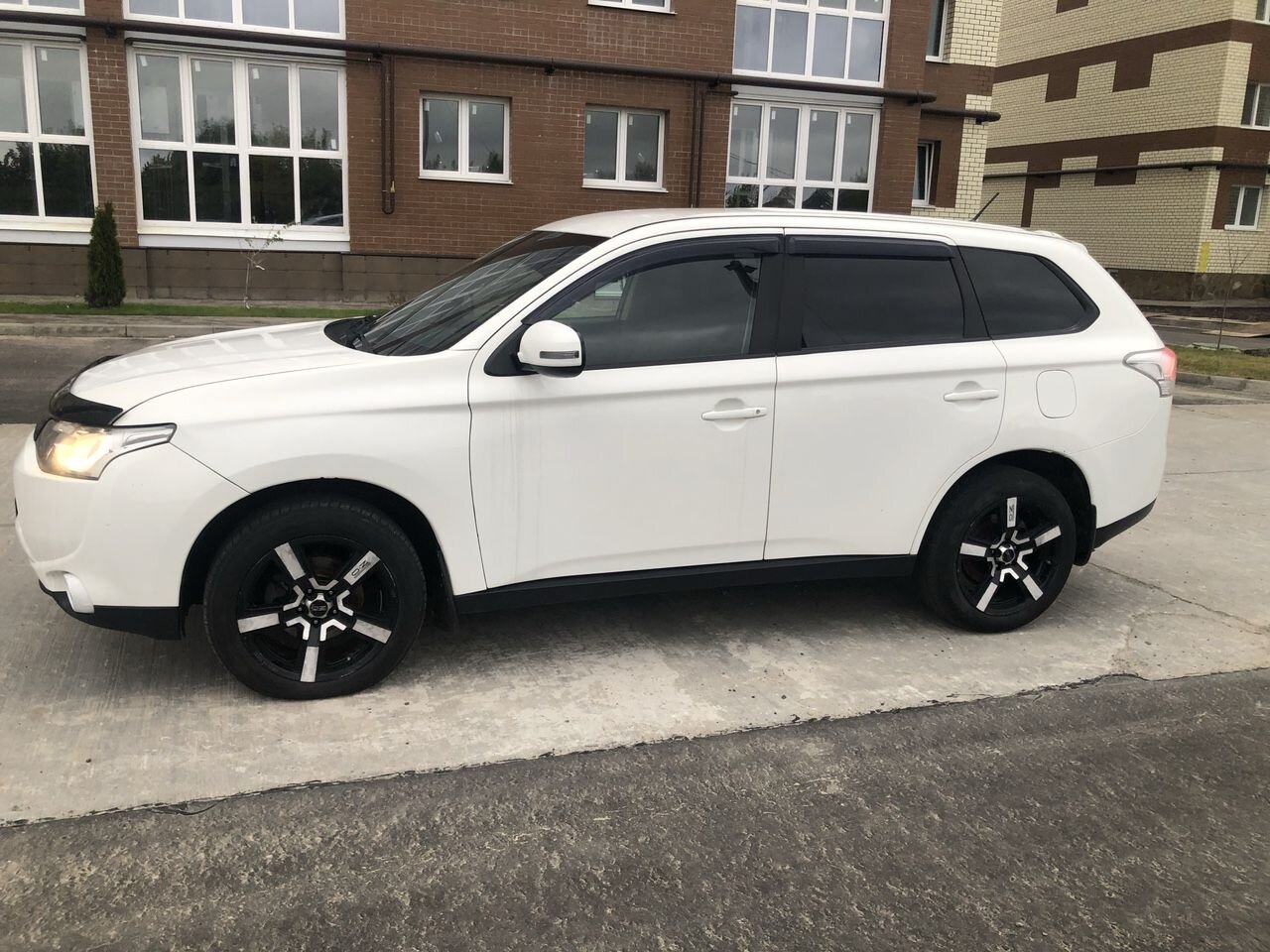 Mitsubishi Outlander: фото владельца