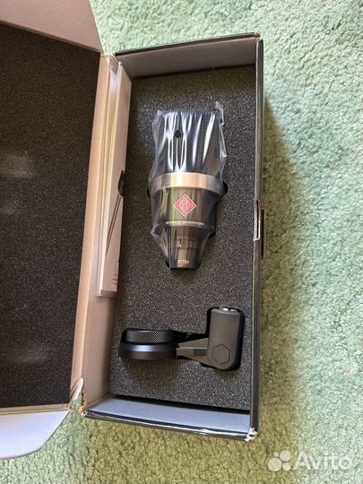 Neumann TLM 102 - студийный микрофон