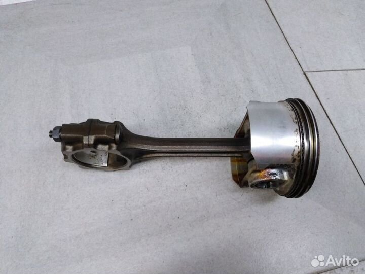 Поршень с шатуном