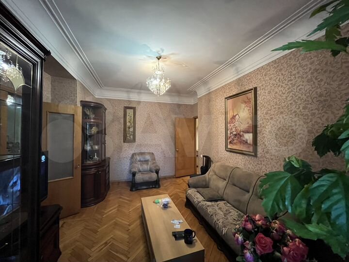 4-к. квартира, 93 м², 2/4 эт.